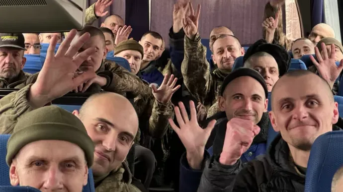 Україна повернула додому 150 військових: день надії, боротьби і незламності